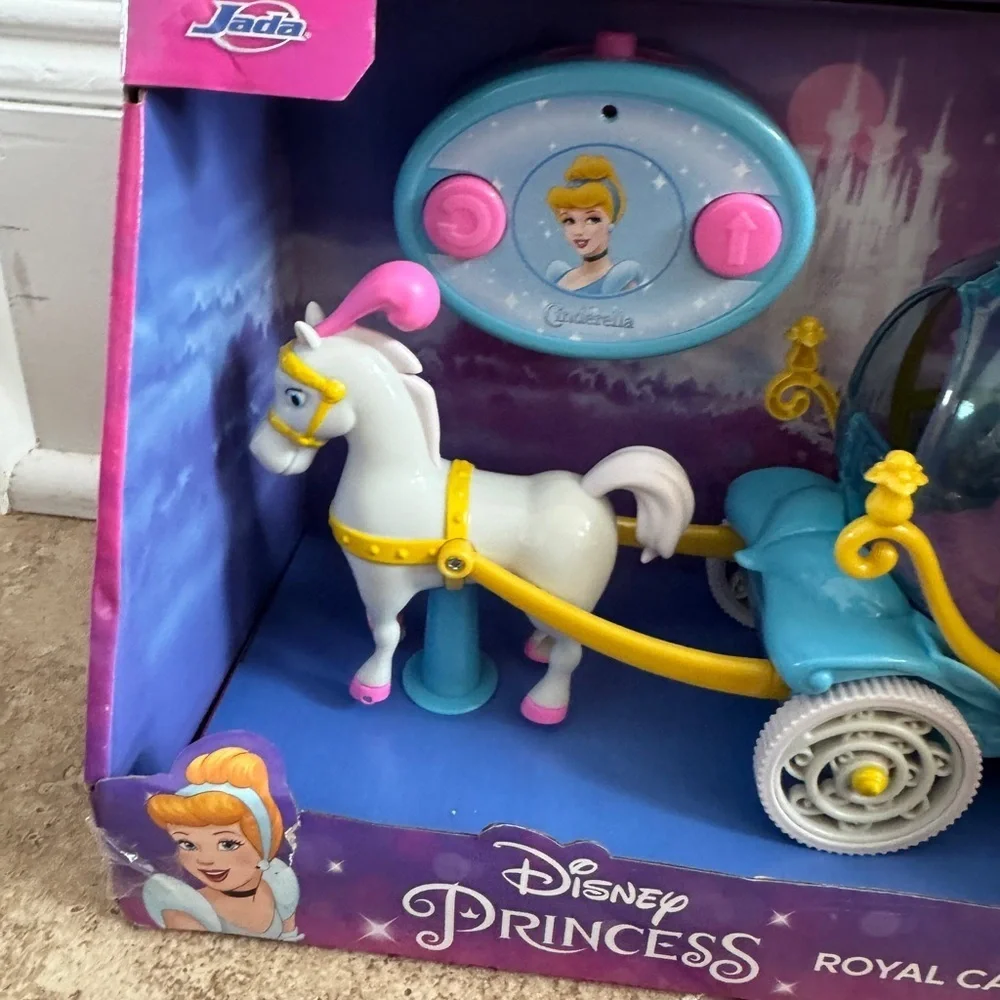 NWT Disney Princess Cinderella Royal Carriage Toy R/C Car Horse Toddler Girl